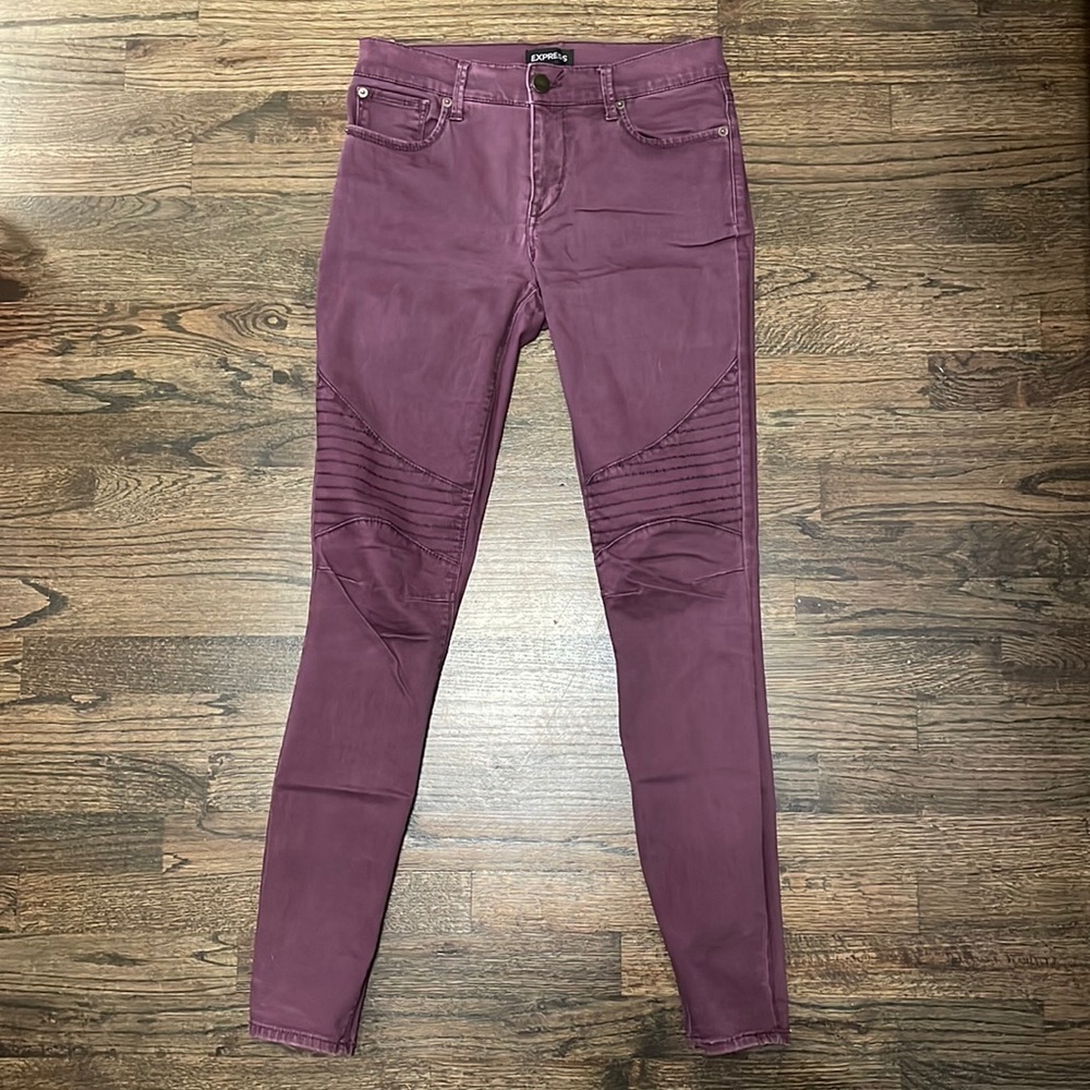 Purple “legging” jeans with moto detail
